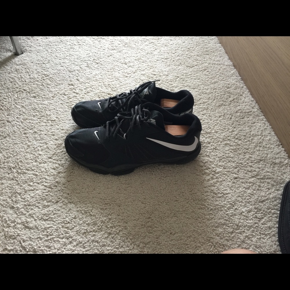 Nike sneaker size 11.5